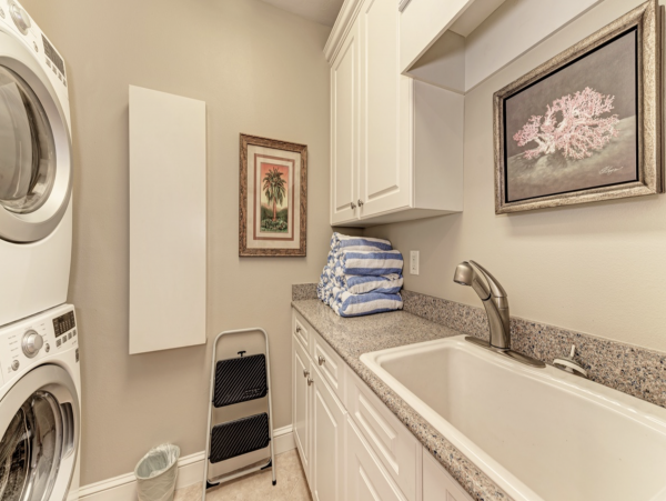 Pure Beachfront luxury Homeaway from Home