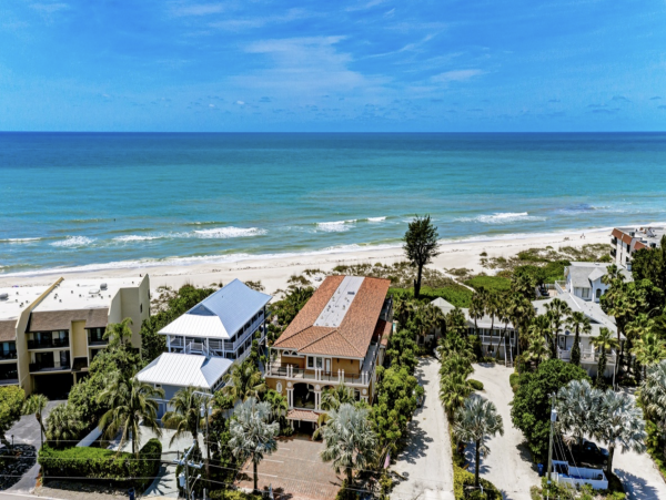 Pure Beachfront luxury Homeaway from Home