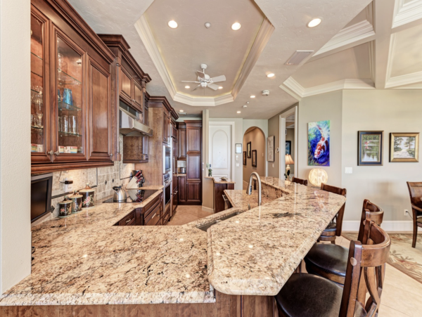 Pure Beachfront luxury Homeaway from Home