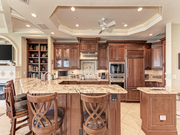 Pure Beachfront luxury Homeaway from Home