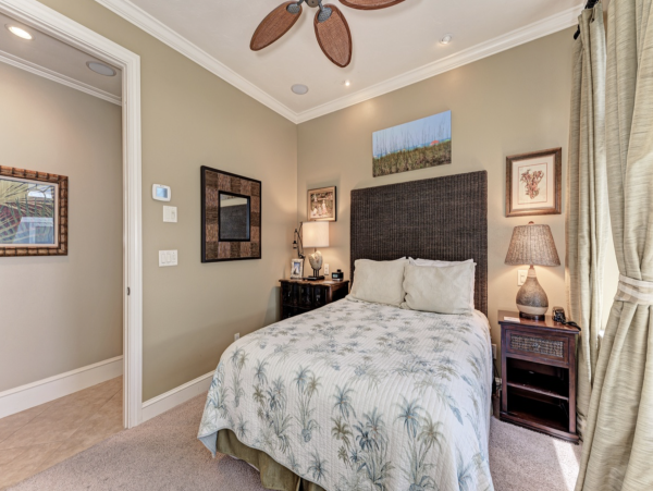 Pure Beachfront luxury Homeaway from Home