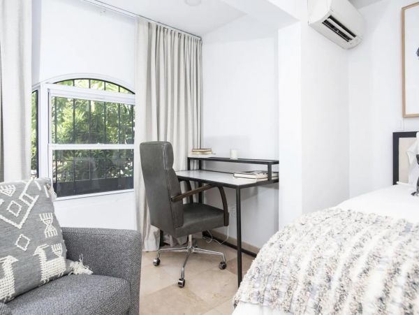 Amazing 2 Bedroom Condo with all-new Furnishings
