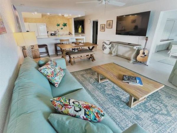 St Thomas Three Bedroom Three bathroom Private retreat