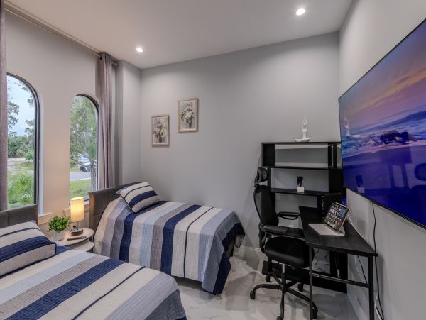 North Naples Vacation Home Sleeps 10 Guest