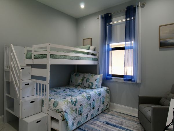 North Naples Vacation Home Sleeps 10 Guest