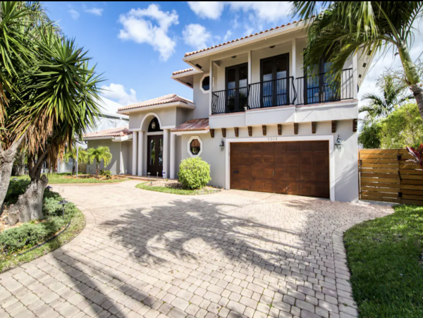 Fort Lauderdale Luxury Vacation Pool home