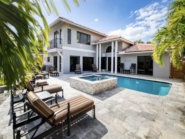 Fort Lauderdale Luxury Vacation Pool home