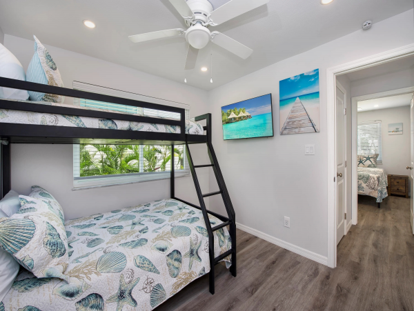 Luxury Vacation Rental with 4 Bedroom Pool & Spa