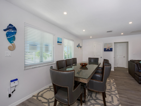 Luxury Vacation Rental with 4 Bedroom Pool & Spa