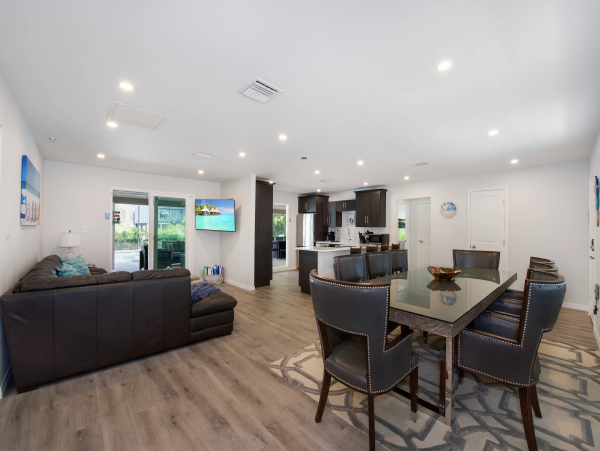 Luxury Vacation Rental with 4 Bedroom Pool & Spa