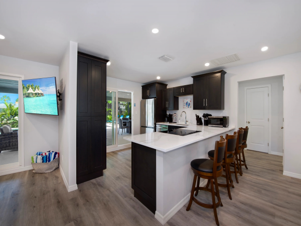 Luxury Vacation Rental with 4 Bedroom Pool & Spa