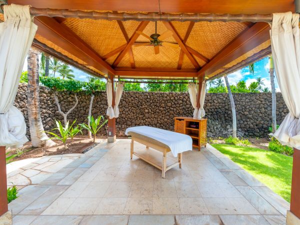 Big Island Luxury Vacation Rental - Hawaii Oceanfront Villa