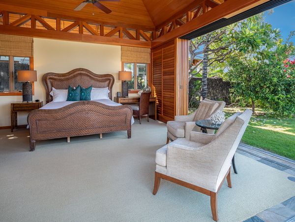 Big Island Luxury Vacation Rental - Hawaii Oceanfront Villa