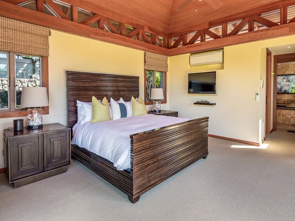 Big Island Luxury Vacation Rental - Hawaii Oceanfront Villa
