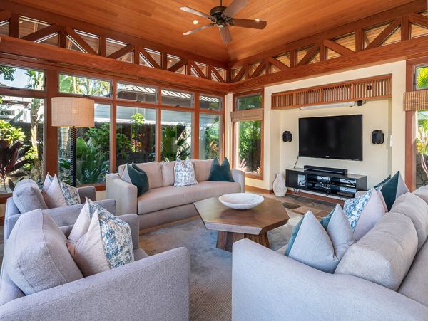 Big Island Luxury Vacation Rental - Hawaii Oceanfront Villa