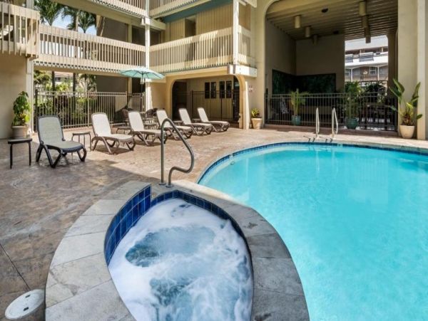 Oceanfront Kailua-Kona Vacation Condo