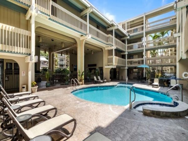 Oceanfront Kailua-Kona Vacation Condo