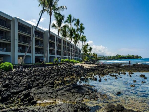 Oceanfront Kailua-Kona Vacation Condo