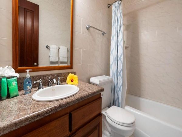 Oceanfront Kailua-Kona Vacation Condo