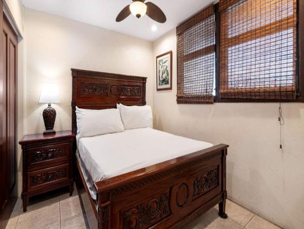 Oceanfront Kailua-Kona Vacation Condo