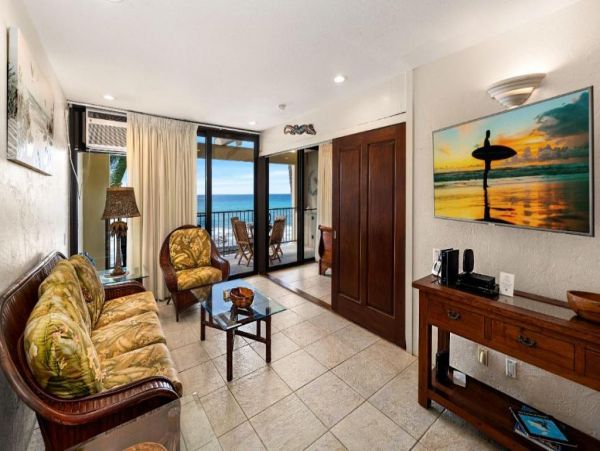 Oceanfront Kailua-Kona Vacation Condo