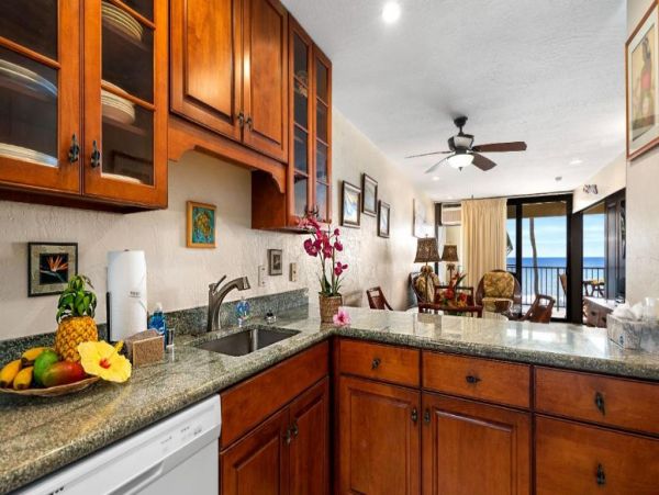 Oceanfront Kailua-Kona Vacation Condo