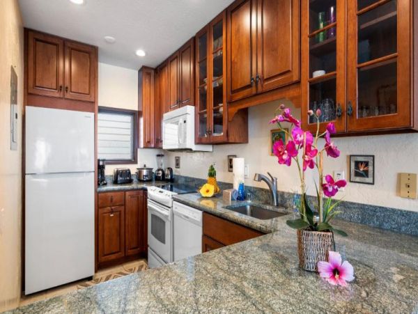 Oceanfront Kailua-Kona Vacation Condo