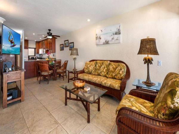 Oceanfront Kailua-Kona Vacation Condo