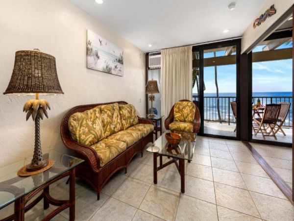 Oceanfront Kailua-Kona Vacation Condo