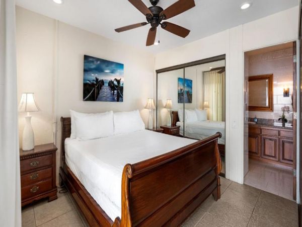 Oceanfront Kailua-Kona Vacation Condo
