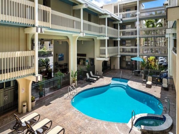 Oceanfront Kailua-Kona Vacation Condo