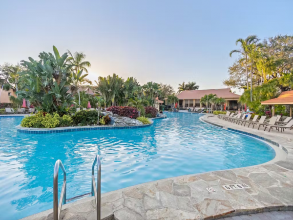 Naples Vacation Condo with 2 Bedrooms, Pool & Tennis Courts