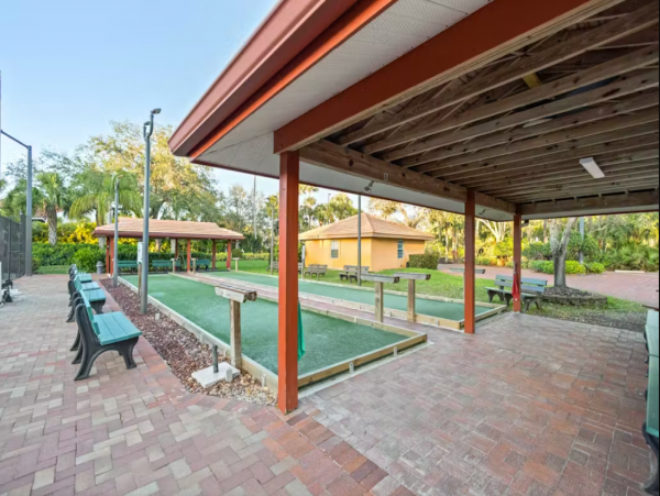 Naples Vacation Condo with 2 Bedrooms, Pool & Tennis Courts