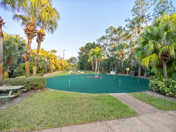 Naples Vacation Condo with 2 Bedrooms, Pool & Tennis Courts
