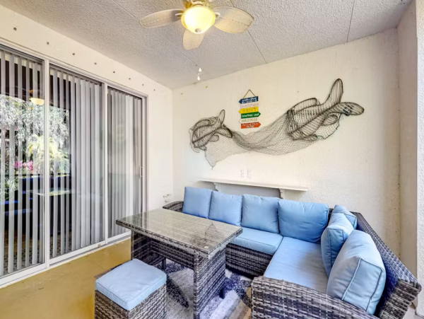 Naples Vacation Condo with 2 Bedrooms, Pool & Tennis Courts