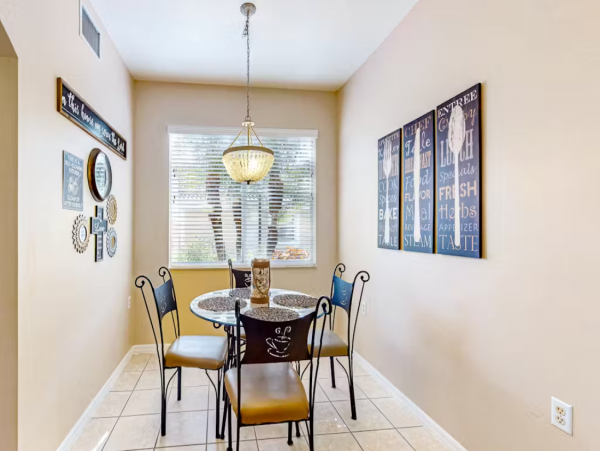 Naples Vacation Condo with 2 Bedrooms, Pool & Tennis Courts