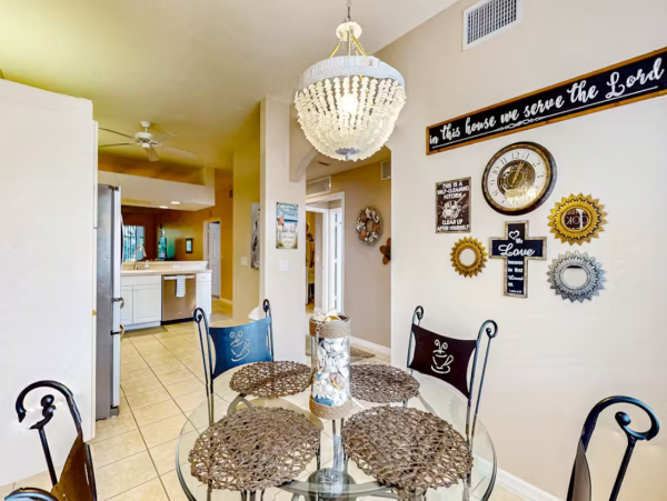 Naples Vacation Condo with 2 Bedrooms, Pool & Tennis Courts