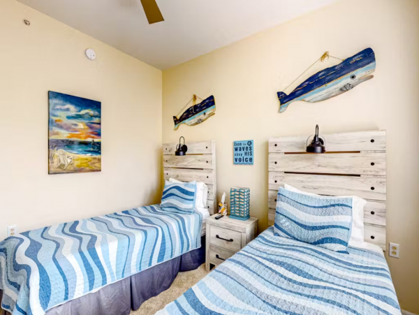 Naples Vacation Condo with 2 Bedrooms, Pool & Tennis Courts