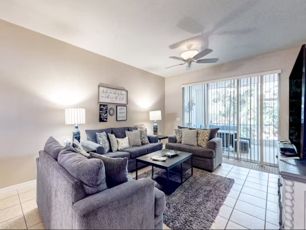Naples Vacation Condo with 2 Bedrooms, Pool & Tennis Courts