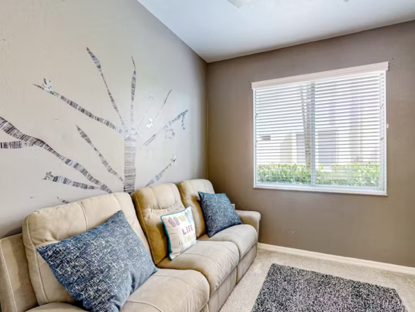 Naples Vacation Condo with 2 Bedrooms, Pool & Tennis Courts
