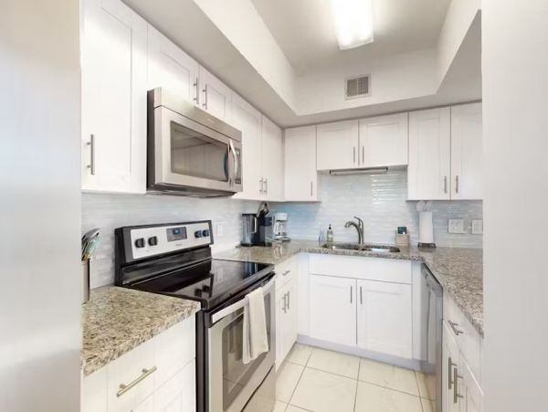 Two Bedroom Marco Island Vacation Condo Near the Beach
