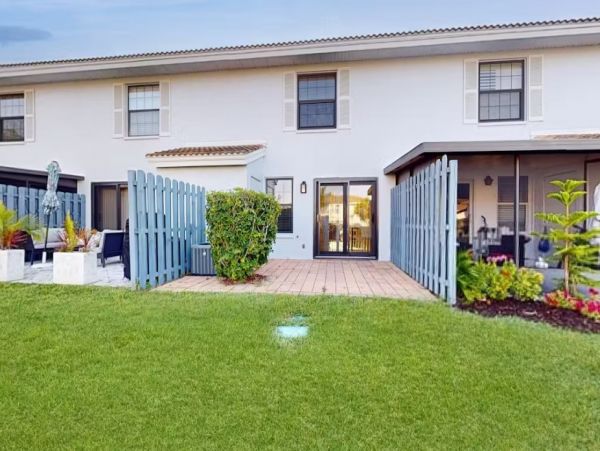 Two Bedroom Marco Island Vacation Condo Near the Beach