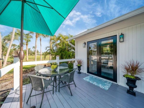 Walk to Beach Sanibel Vacation Cottage