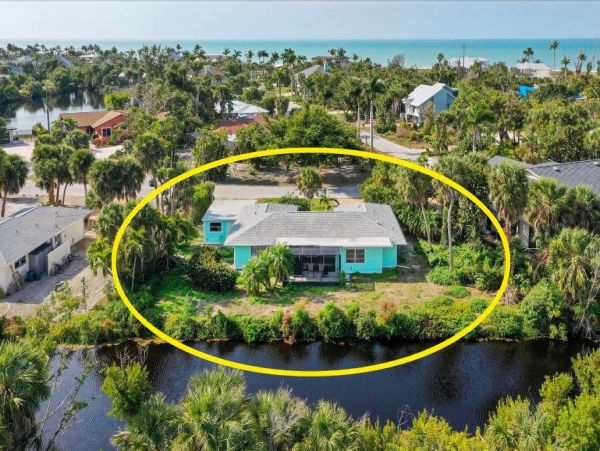 Waterfront Paradise with 3 Bedrooms in Sanibel