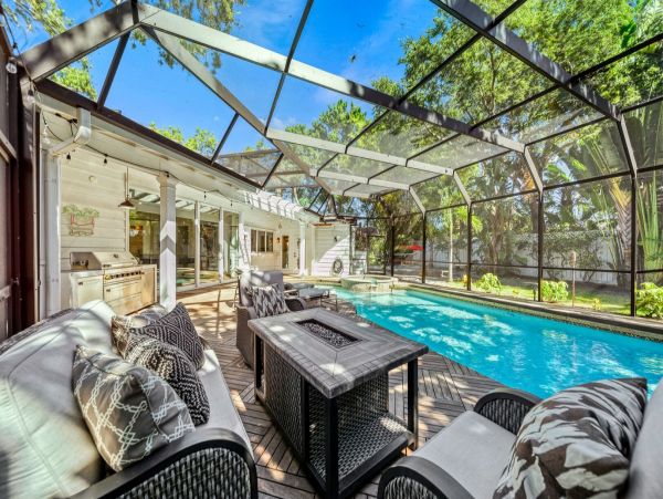 Five Bedroom Walk to Beach Vacation Rental Home in Siesta Key