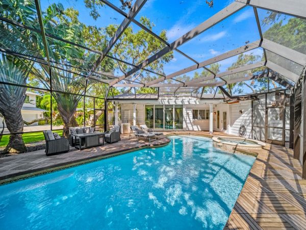 Five Bedroom Walk to Beach Vacation Rental Home in Siesta Key