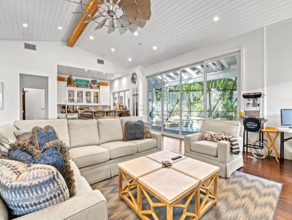 Five Bedroom Walk to Beach Vacation Rental Home in Siesta Key