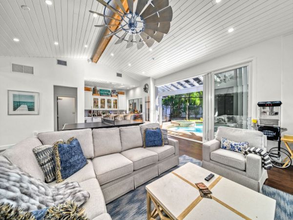 Five Bedroom Walk to Beach Vacation Rental Home in Siesta Key