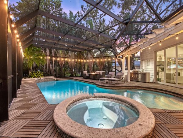 Five Bedroom Walk to Beach Vacation Rental Home in Siesta Key