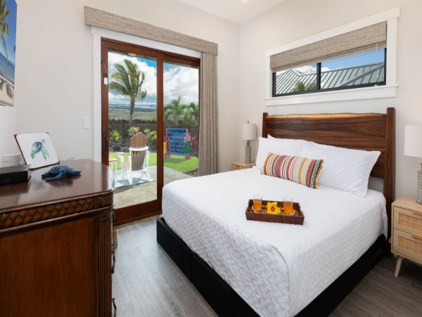 Luxury Three Bedroom Vacation Rental Private Pool & Spa
